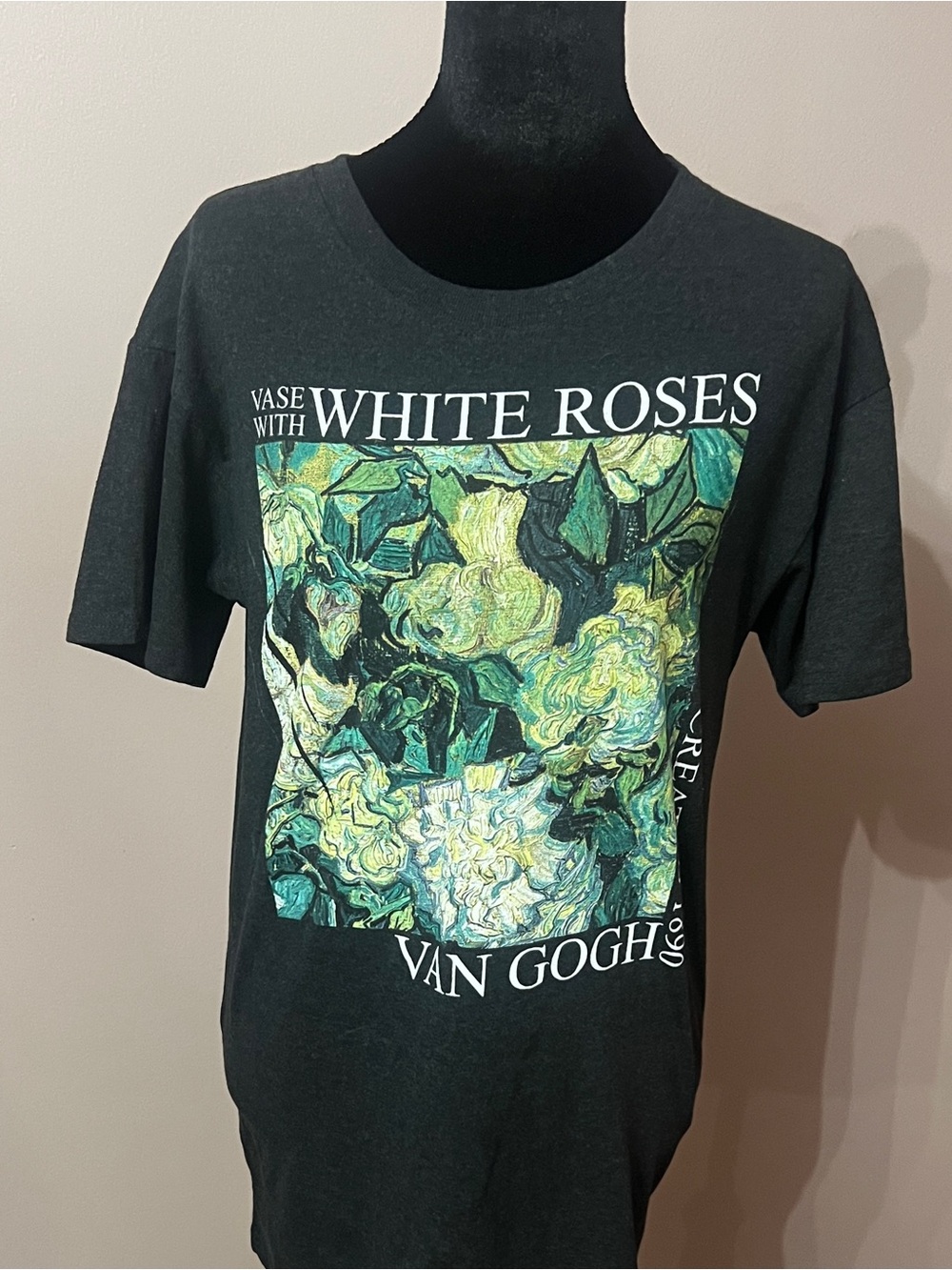 Van Gogh Vase With White Roses Art Graphic Tee M NWOT